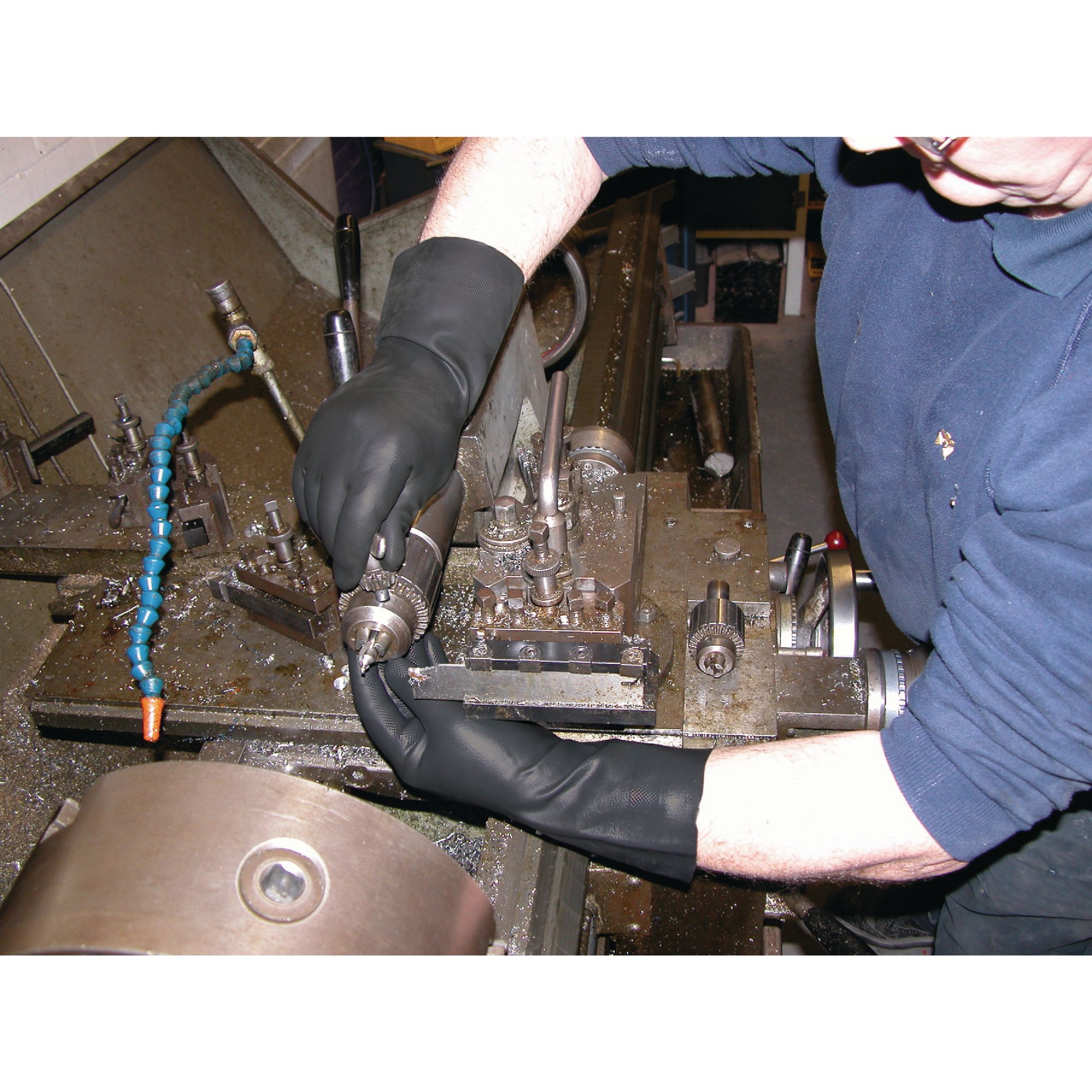 Heavy Duty Rubber Glove Medium - Image 2