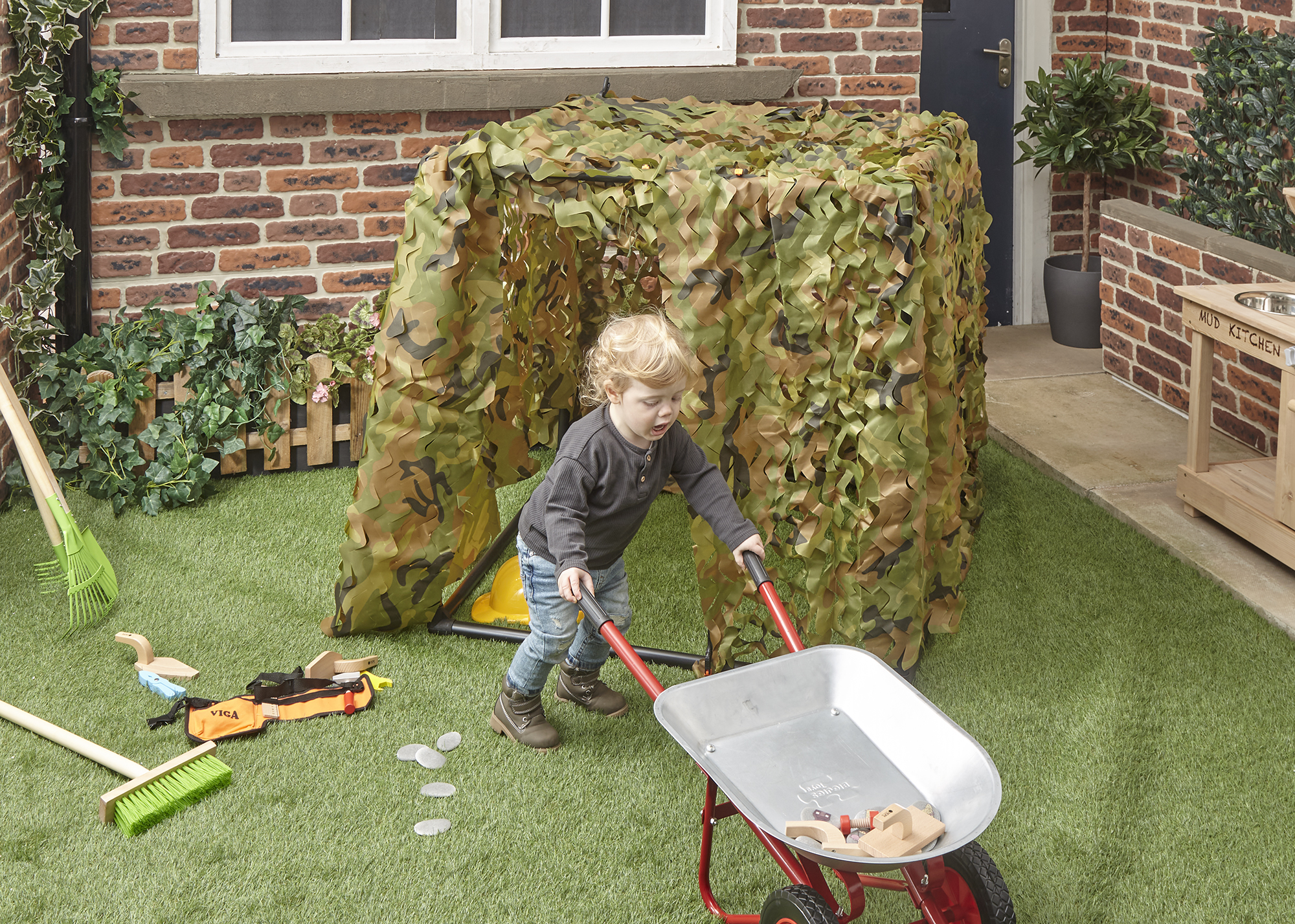 View of Den Frame Cube | Eduspace Supplies